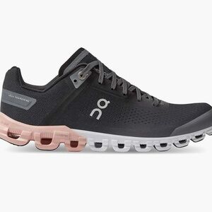 On Cloudflow Women’s Running Shoe, size 8 wide